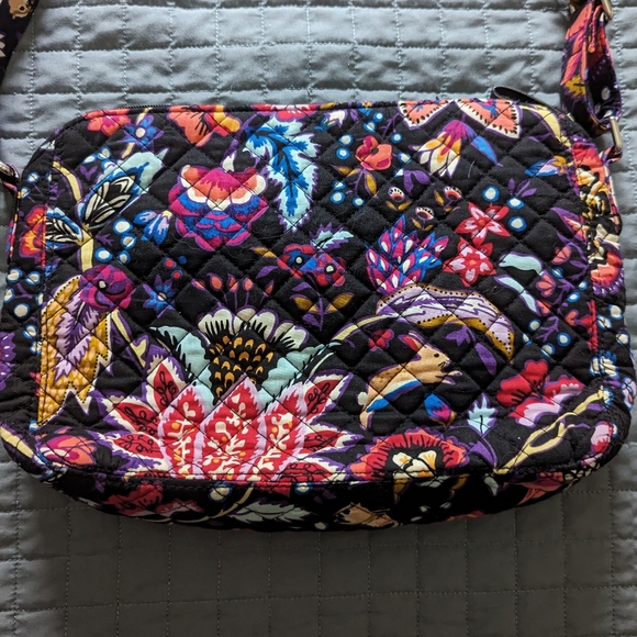 Vera Bradley Iconic Foxwood Bright Crossbody NWOT RARE! - Picture 2 of 5